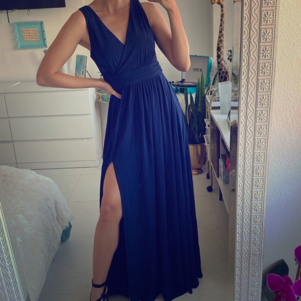 Lulus navy blue size 4 maxi dress